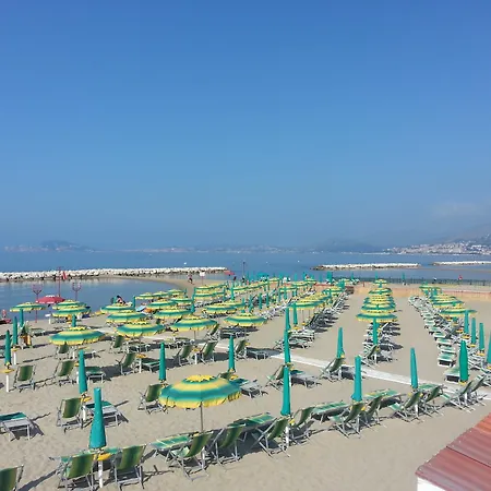 Πανσιόν Il Girasole Φόρμια